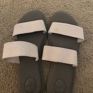 Sanuk Sandals Size 8